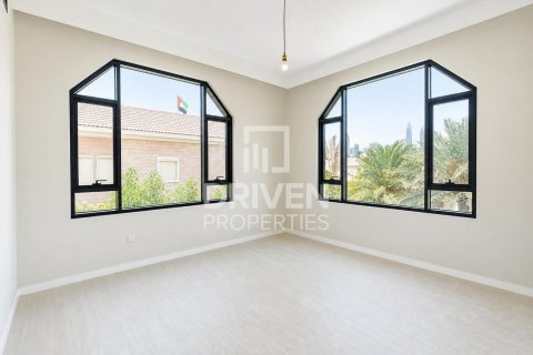 Villa en alquiler en Jumeirah, Dubai, EAU 5 dormitorios, 341.6 m2 № 768061 - foto 8