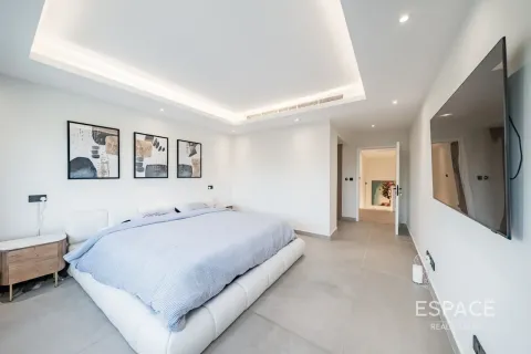 Villa til salg i Meadows, Dubai, UAE 5 soveværelser, 353 kvm № 738017 - foto 15