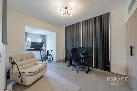 Villa til salg i Meadows, Dubai, UAE 5 soveværelser, 353 kvm № 738017 - foto 13