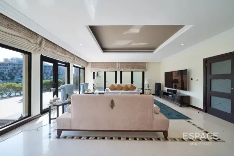 Villa til salg i Palm Jumeirah, Dubai, UAE 4 soveværelser, 465 kvm № 738020 - foto 7