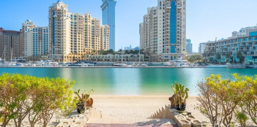 Villa i Palm Jumeirah, Dubai, UAE 4 soveværelser, 465 kvm № 738020