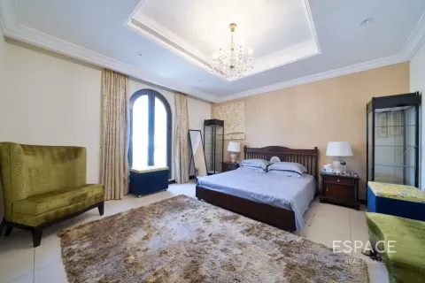 Villa til salg i Palm Jumeirah, Dubai, UAE 4 soveværelser, 465 kvm № 738020 - foto 16