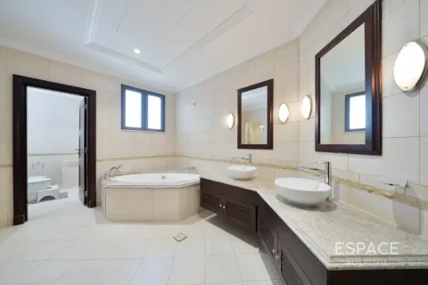 Villa til salg i Palm Jumeirah, Dubai, UAE 4 soveværelser, 465 kvm № 738020 - foto 13