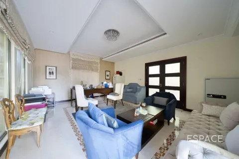 Villa til salg i Palm Jumeirah, Dubai, UAE 4 soveværelser, 465 kvm № 738020 - foto 17