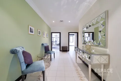 Villa til salg i Palm Jumeirah, Dubai, UAE 4 soveværelser, 465 kvm № 738020 - foto 15
