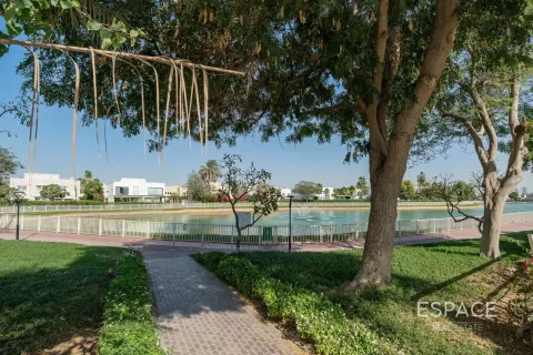 Vila di Meadows, Dubai, UEA 4 kamar tidur, 388 m2 nomor 737798 - foto 20