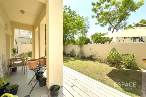 Villa till försäljning i The Lakes, Dubai, UAE 3 sovrum, 243 kvm Nr. 737802 - fotografi 12