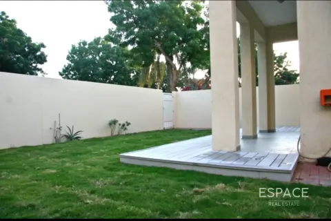 Villa till försäljning i The Lakes, Dubai, UAE 3 sovrum, 243 kvm Nr. 737802 - fotografi 14