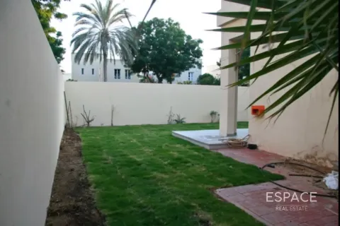 Villa till försäljning i The Lakes, Dubai, UAE 3 sovrum, 243 kvm Nr. 737802 - fotografi 13