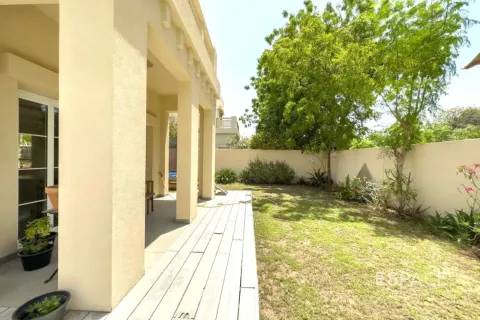 Villa till försäljning i The Lakes, Dubai, UAE 3 sovrum, 243 kvm Nr. 737802 - fotografi 10
