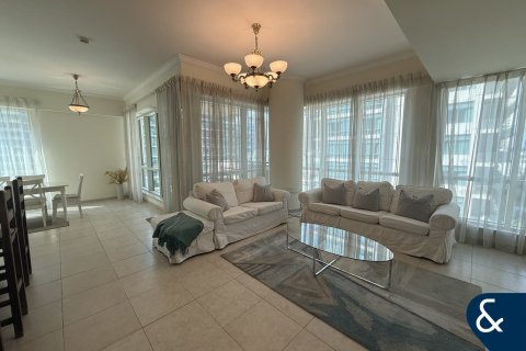 Διαμέρισμα σε AL MAJARA TOWERS σε Dubai Marina, ΗΑΕ 3 υπνοδωμάτια, 191 τ.μ. Αρ. 671605