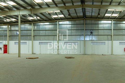Depozit în Jebel Ali, Dubai, EAU 2759.78 mp.  №747063