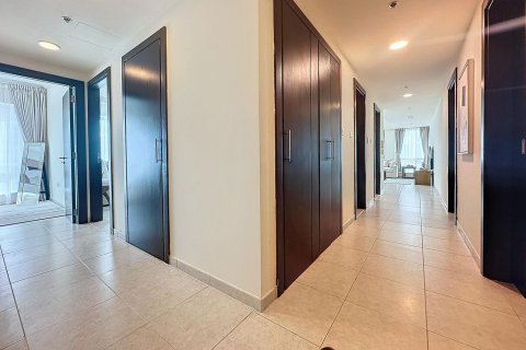 Apartament de închiriat în Dubai Marina, Dubai, EAU 3 dormitoare, 191.1 mp. №749548 - poză 12