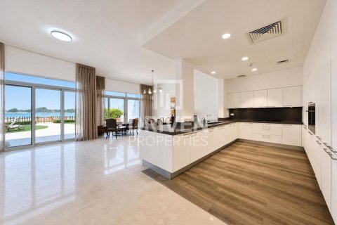 Radový dom v Palm Jumeirah, Dubai, SAE 5 spální, 479.94 m2 č. 759592 - Fotografia 16