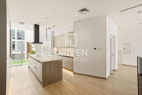 Casa urbana para arrendamento em Al Barari, Dubai, EAU 4 quartos, 179.77 m2 № 759591 - foto 8