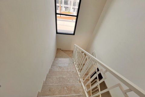 Radový dom v Ras Al Khaimah, SAE 3 spálne, 237 m2 č. 735227 - Fotografia 8