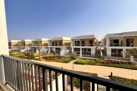 Radový dom v Ras Al Khaimah, SAE 3 spálne, 237 m2 č. 735227 - Fotografia 13