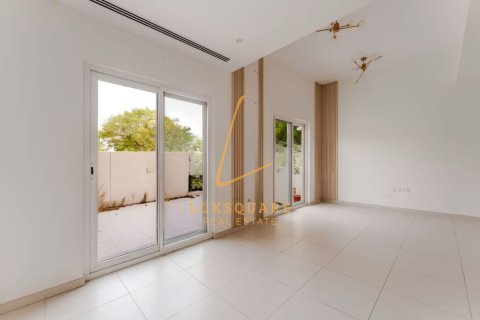 Villa à Dubai Land, Dubai, EAU: 3 chambres, 161 m2 № 763386