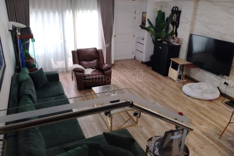 Villa in Jumeirah Village Circle, Dubai, UAE 3 bedrooms, 137 sq.m. № 712228 - photo 2