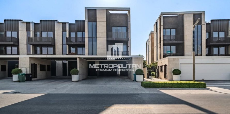 Villa in Jumeirah, Dubai, VAE 5 slaapkamers, 585 vr.m. nr 664197