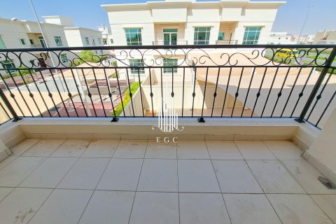 Villa te huur in Khalifa City, Abu Dhabi, VAE 6 slaapkamers, 471.5 vr.m., nr 457560 - foto 21