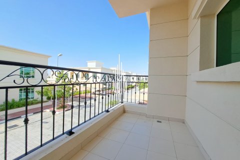 Villa te huur in Khalifa City, Abu Dhabi, VAE 6 slaapkamers, 471.5 vr.m., nr 457560 - foto 20