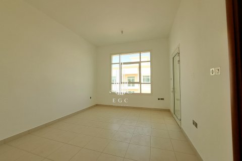 Villa te huur in Khalifa City, Abu Dhabi, VAE 6 slaapkamers, 471.5 vr.m., nr 457560 - foto 10