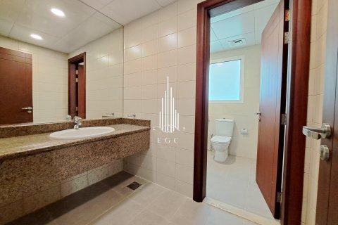 Villa te huur in Khalifa City, Abu Dhabi, VAE 6 slaapkamers, 471.5 vr.m., nr 457560 - foto 24