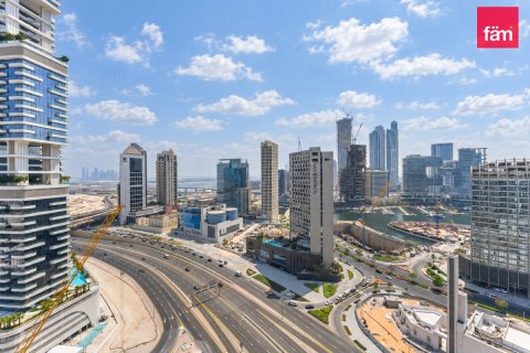 דירה ב Downtown Dubai (Downtown Burj Dubai), Dubai, איחוד האמירויות 3 חדרי שינה, 194.6 מ