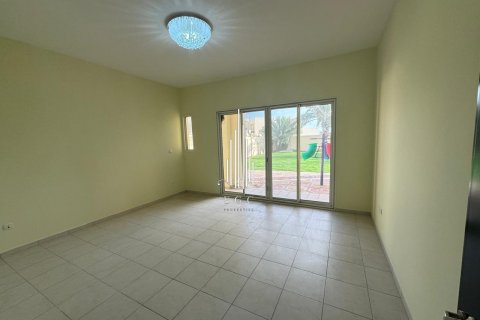 Villa Baniyas, Abu Dhabijā, AAE 8 istabas, 1207.7 m2 Nr. 517683 - attēls 5