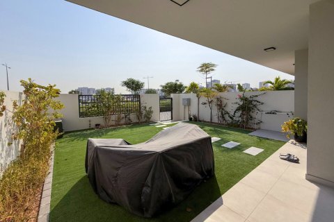 Városi lakóépület itt: Town Square, Dubai, EAE, 3 hálószoba, 195 m², azonosító: 735920 - fénykép 6