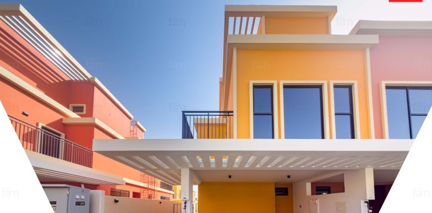 Townhouse în Dubai, EAU 5 dormitoare, 219.6 mp.  №732839