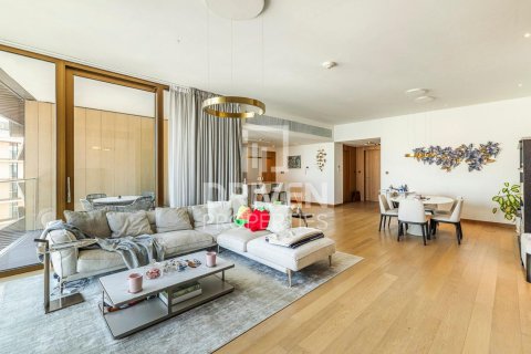 Квартира в Джумейра, Дубай, ОАЕ 3 спальні, 242.48м2 № 744883