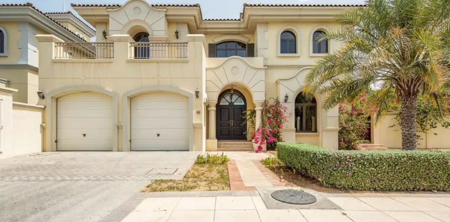 Vila v Palm Jumeirah, Dubai, SAE 4 spálne, 465 m2 č. 678481