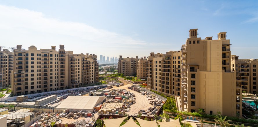 Huoneisto Umm Suqeim, Dubai, Arabiemiraatit 3 makuuhuonetta, 172 m2 № 696117