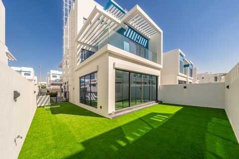 Rumah bandar di Damac Lagoons, Dubai, UAE 5 bilik tidur, 219.6 meter persegi № 749204