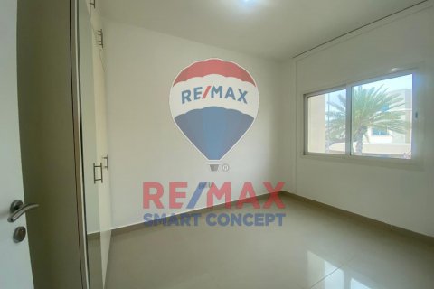 Villa à louer à Al Reef, Abu Dhabi, EAU 4 chambres, 265.5 m2 № 515830 - photo 12