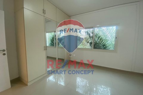 Villa à louer à Al Reef, Abu Dhabi, EAU 4 chambres, 265.5 m2 № 515830 - photo 7