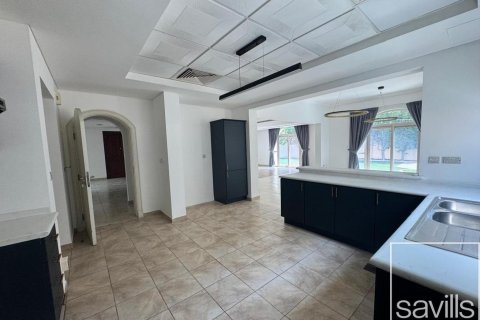 Villa in Dubai Sports City, Dubai, UAE 5 bedrooms, 613.53 sq.m. № 761225 - photo 4