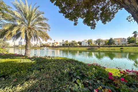 Vila u Dubai, UAE 4 spavaćih soba, 827 m2 Br. 766146 - fotografija 2