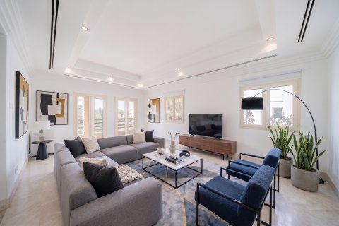 Vila u Dubai, UAE 4 spavaćih soba, 827 m2 Br. 766146 - fotografija 3