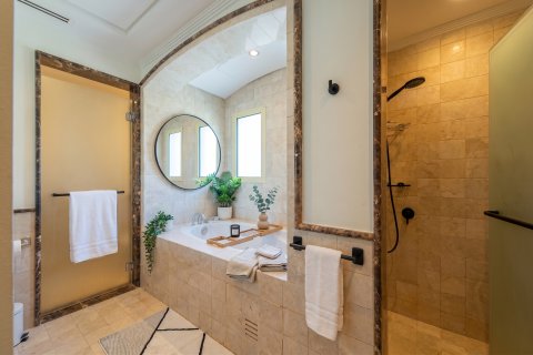 Vila u Dubai, UAE 4 spavaćih soba, 827 m2 Br. 766146 - fotografija 9