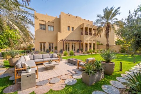 Vila di Dubai, UEA 4 kamar tidur, 827 m2 nomor 766146