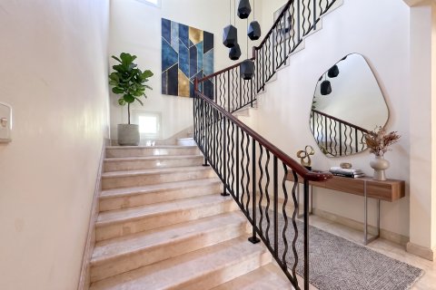 Vila u Dubai, UAE 4 spavaćih soba, 827 m2 Br. 766146 - fotografija 7