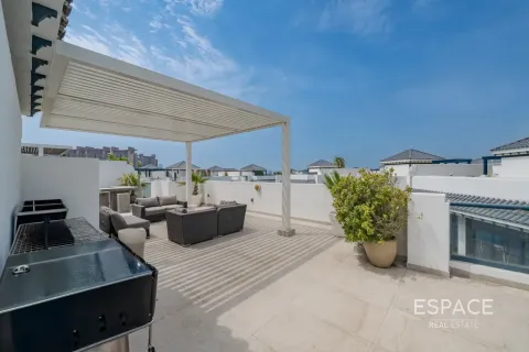 Kaupunkipientalo Palm Jumeirah, Dubai, Arabiemiraatit 4 makuuhuonetta, 347 m2 № 661000 - kuva 15