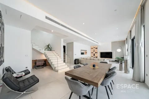Kaupunkipientalo Palm Jumeirah, Dubai, Arabiemiraatit 4 makuuhuonetta, 347 m2 № 661000 - kuva 4