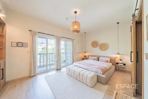 Rumah bandar di Jumeirah Village Circle, Dubai, UAE 2 bilik tidur, 152 meter persegi № 649668 - foto 7