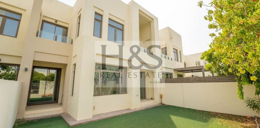 Vilë në Reem, Dubai, Emiratet e Bashkuara Arabe 3 dhoma gjumi, 238 m2. № 642150