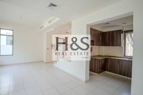 Vilë në Reem, Dubai, Emiratet e Bashkuara Arabe 3 dhoma gjumi, 238 m2. № 642150 - Foto 10