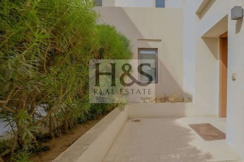 Vilë në Reem, Dubai, Emiratet e Bashkuara Arabe 3 dhoma gjumi, 238 m2. № 642150 - Foto 14